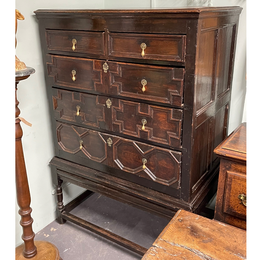 Antique Queen Anne/Early Georgian chest of drawers.VIN869A