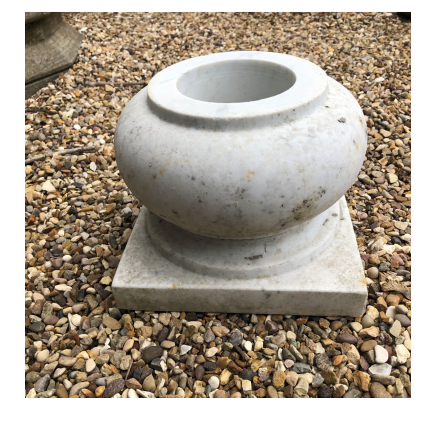 Small Marble Urn - VIN482C