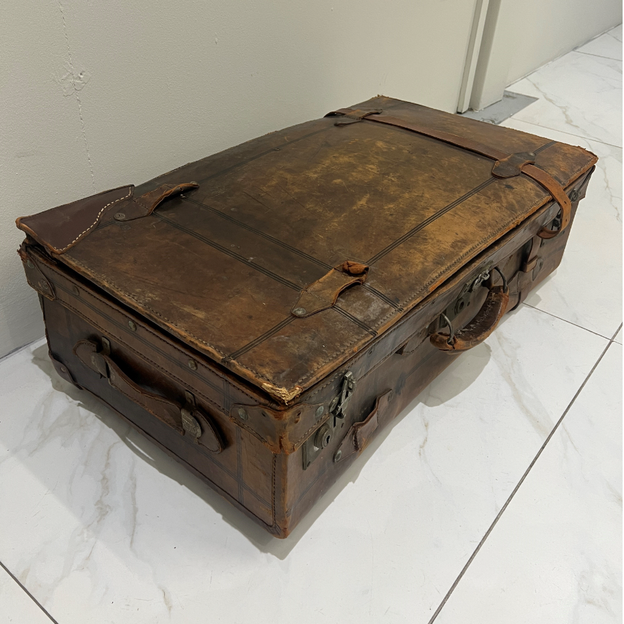 Vintage premium quality leather suitcase - VIN1006K2