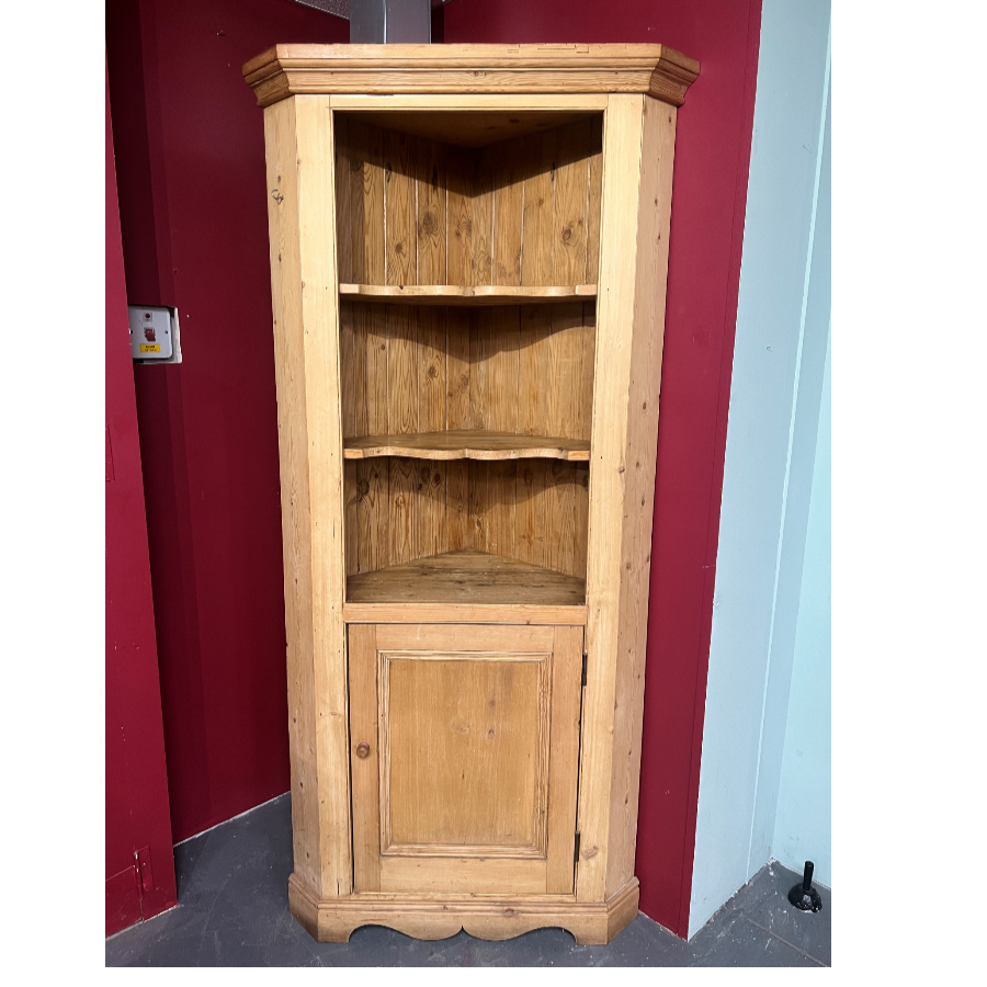 Pine Corner Cabinet - VIN1009A