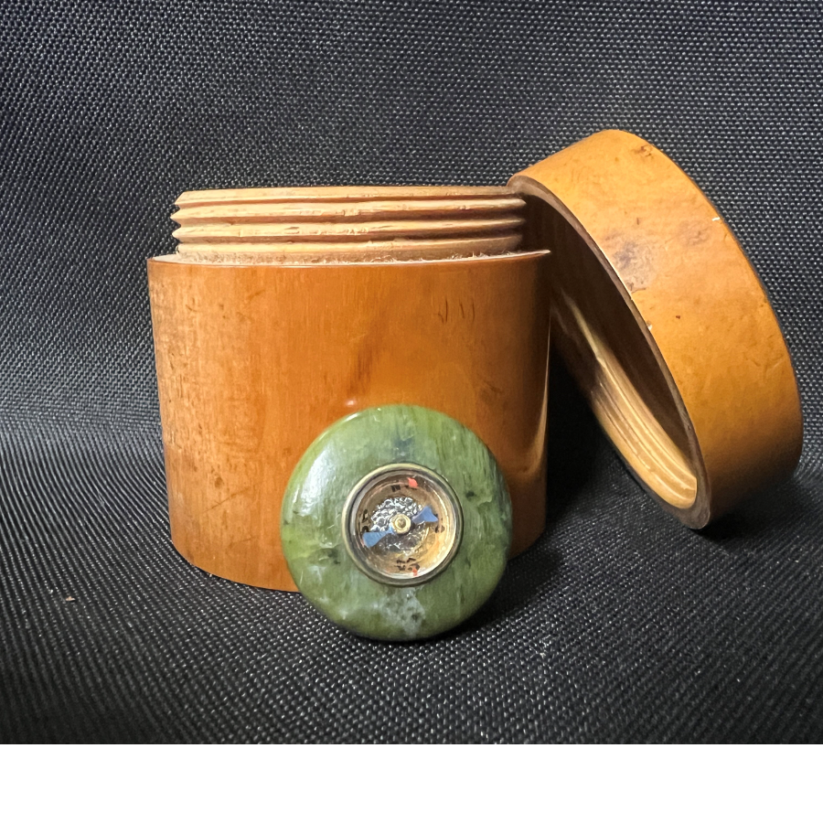 A beautiful WW1 small treen box with a compass - VIN969E