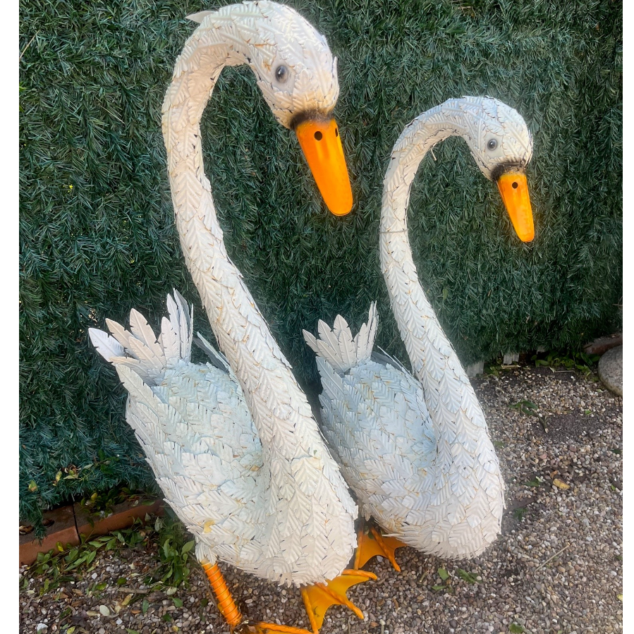 Vintage Metal Swan Garden Ornaments - VIN1012A - 1 Available