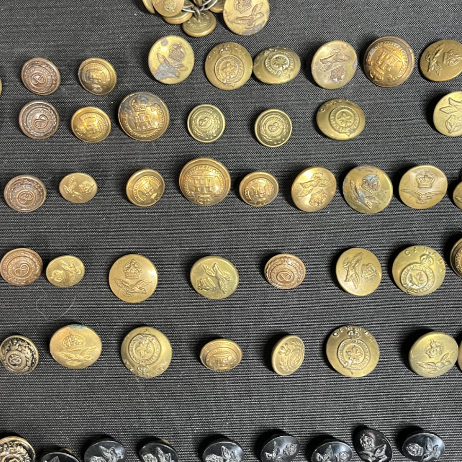 Variety of Military Buttons - VIN1098Q