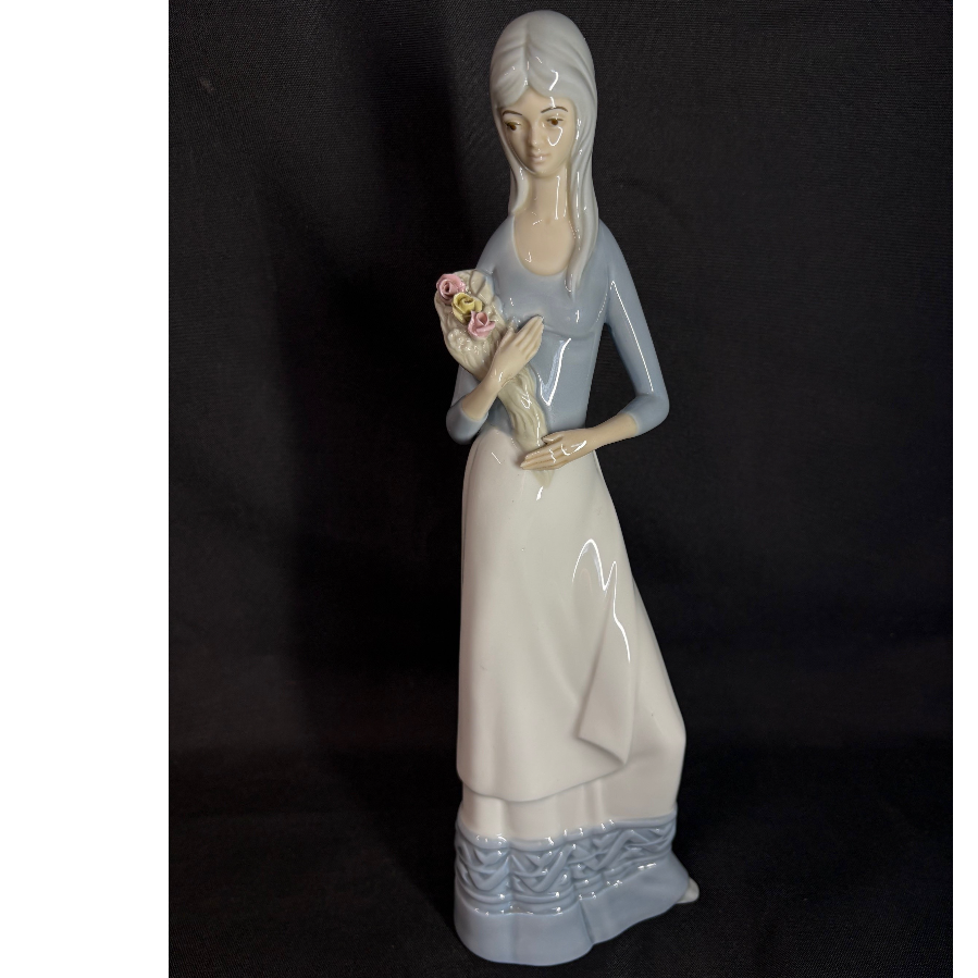 Lladro Style Miquel Requena Figurine Spanish Porcelain Lady - VIN1127Q