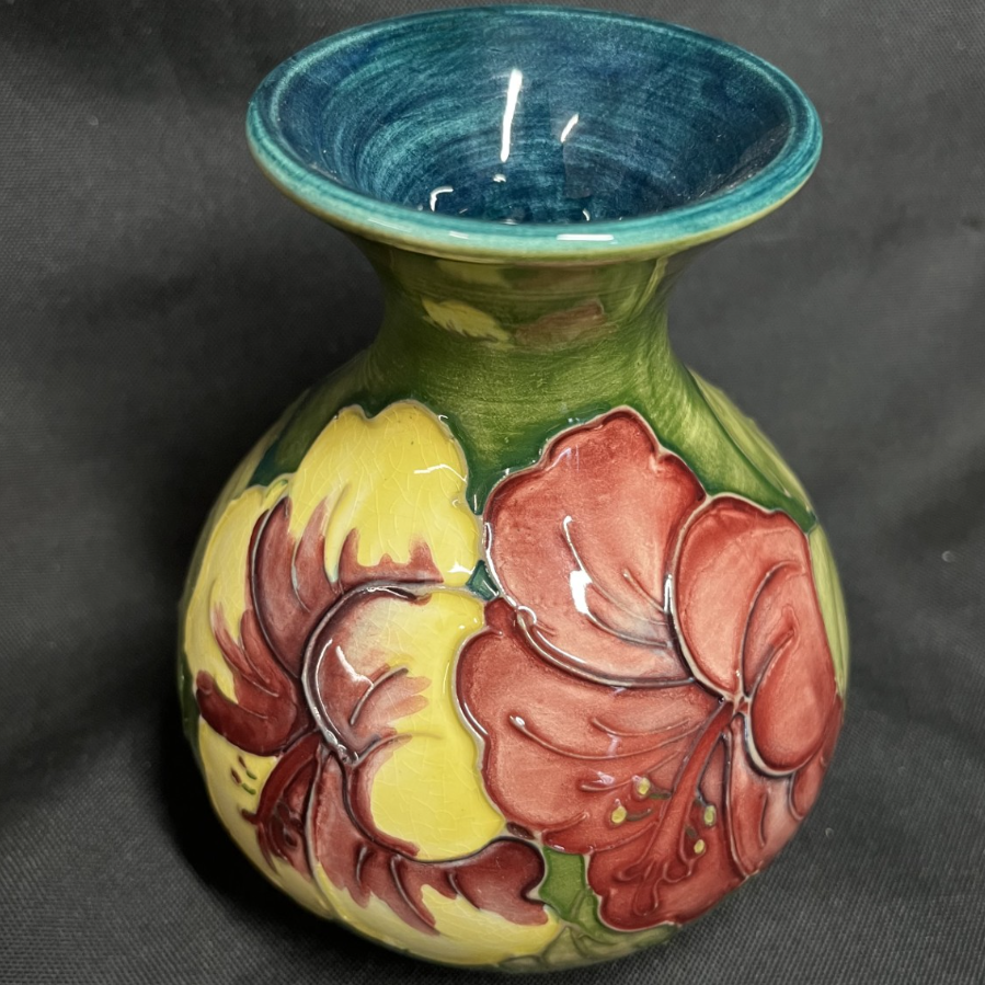 Moorcroft 'Hibiscus'  Vase - VIN1128B