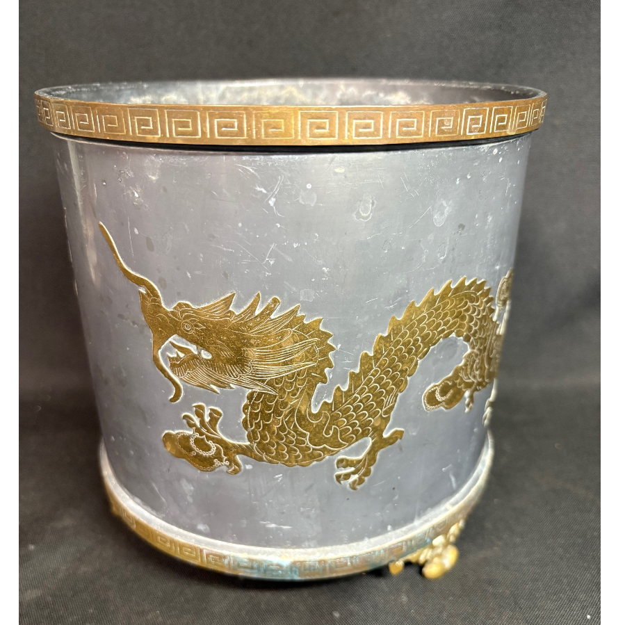 Antique Chinese Heavy Brush Pot in Metal and Brass Artwork - VIN1150G