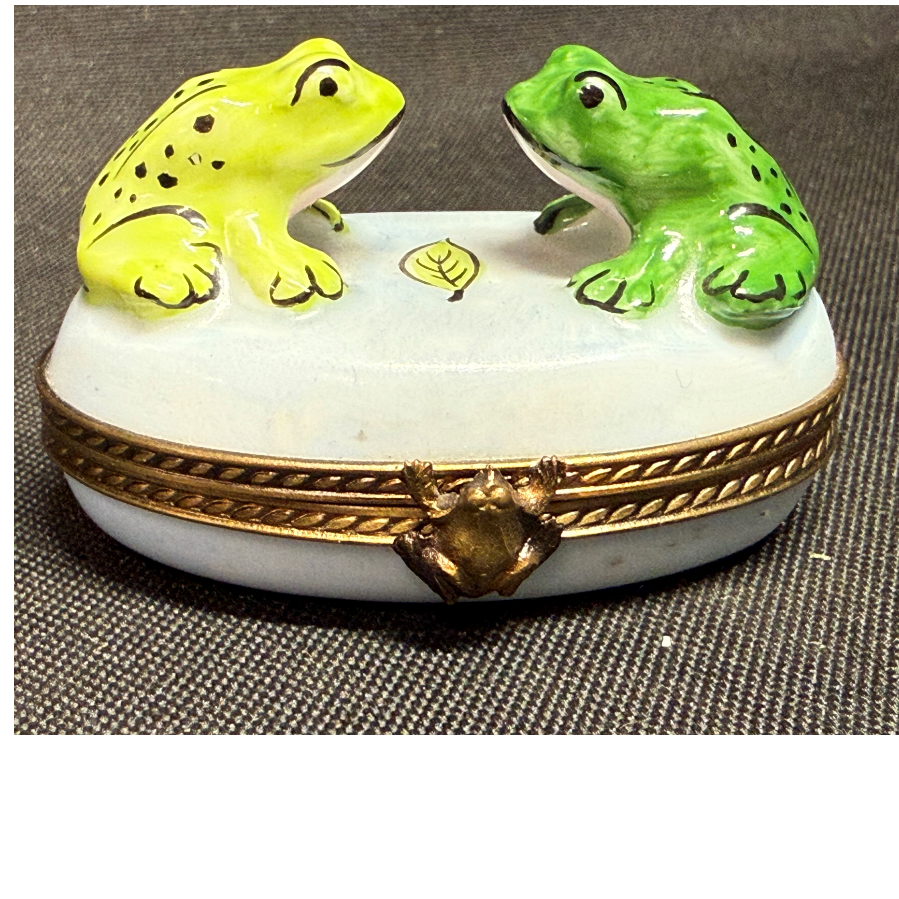 Vintage Peint Main Limoges France AS 2 Frogs Trinket Box - VIN1164X