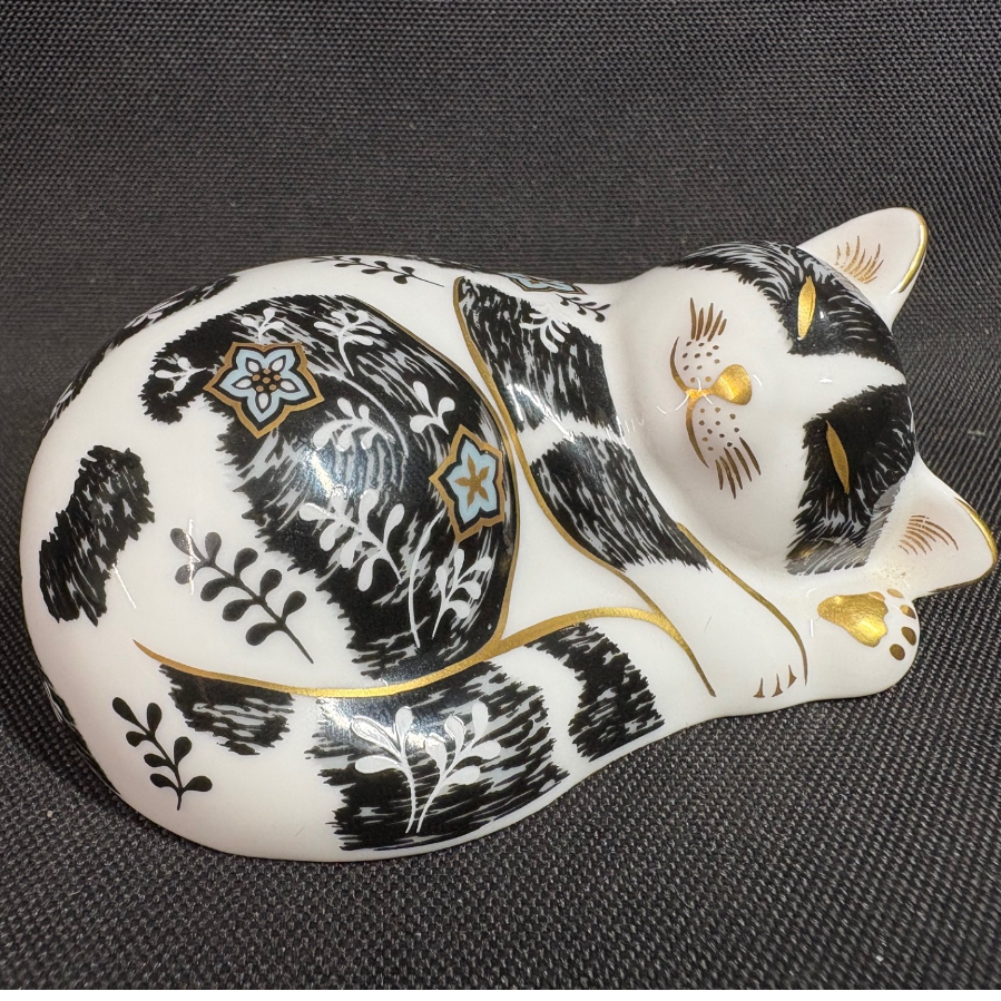 Royal Crown Derby 'Misty' Paperweight - VIN1188A