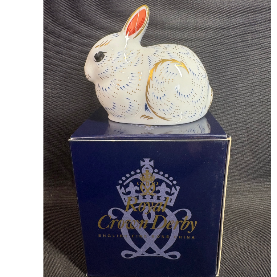 Boxed Royal Crown Derby 'Meadow Rabbit' Paperweight - VIN1188A