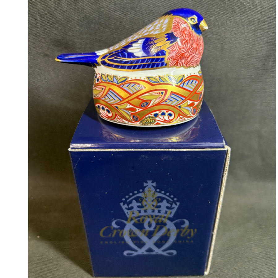 Boxed Royal Crown Derby 'Nesting Bullfinch' Paperweight - VIN1188A
