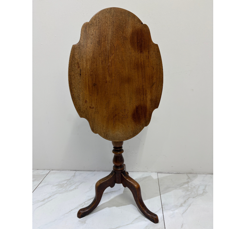 Tilt Top Table On Tri-Pod Legs - VIN1186H