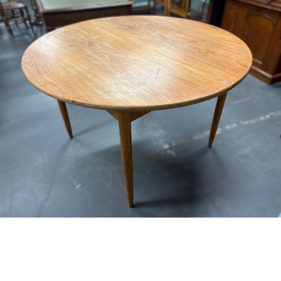 Mid-Century Teak Circular Extendable Dining Table - VIN1183O