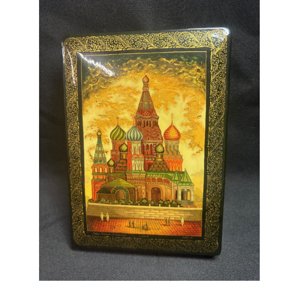 Vintage Soviet Union Lacquered - Glossy Finish Box - VIN1221C Vintage Soviet Union Lacquered - Glossy Finish Box - VIN1221C