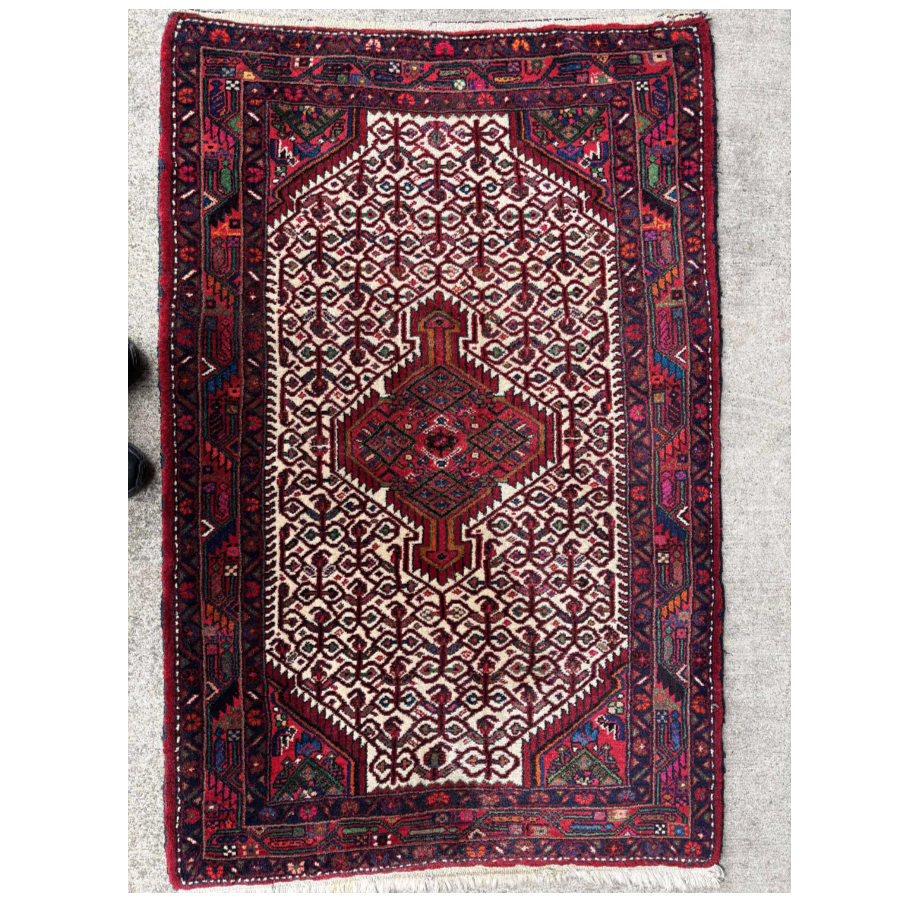 Vintage Persian Handmade Wool Rug - VIN1123Z Vintage Persian Handmade Wool Rug - VIN1123Z