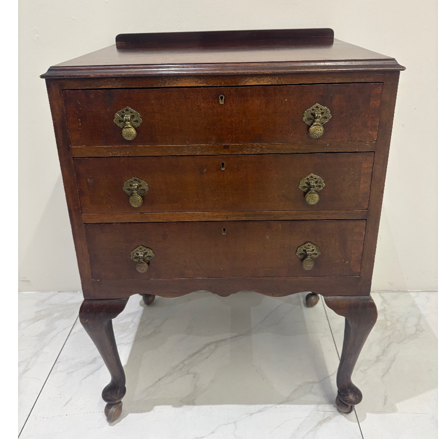 Antique Mahogany 3 Drawer Cutlery Cabinet - VIN1224O Antique Mahogany 3 Drawer Cutlery Cabinet - VIN1224O