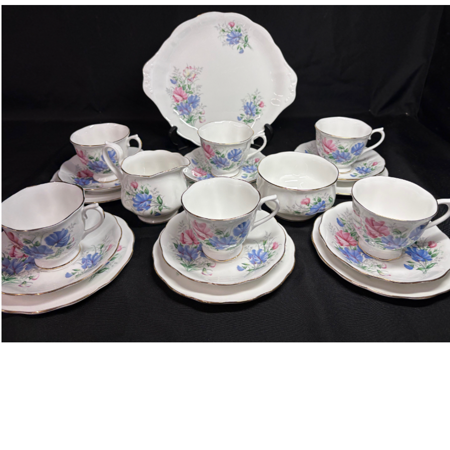Royal Albert 'Sweet Pea' Tea Set - VIN1231E