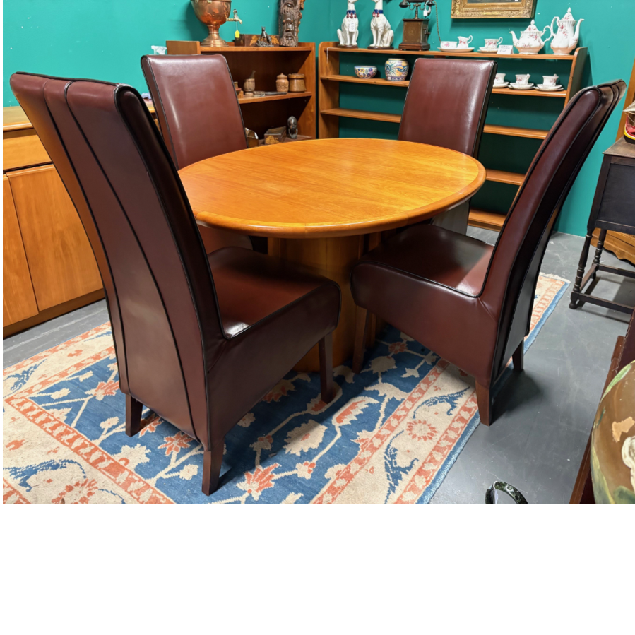 Mid-century Danish Skovby Extending Oval Pedestal Dining Table With Four Chairs - VIN1231Q