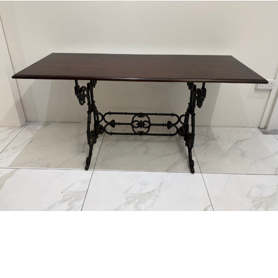 Large sized original cast iron pub table  - Vin 1237a