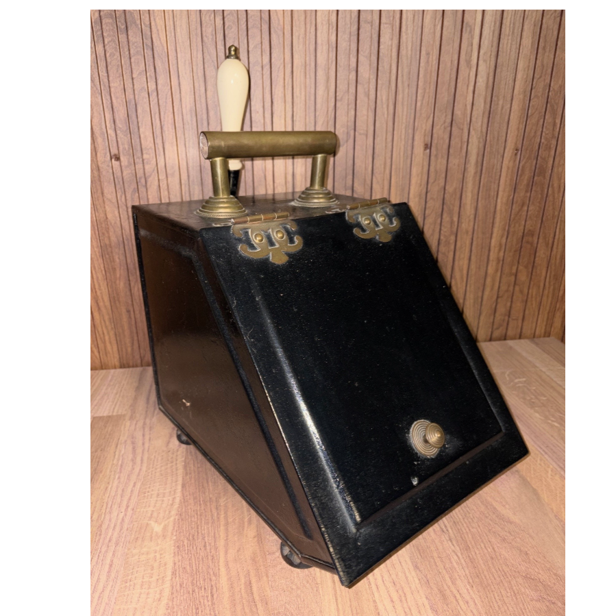 Antique Coal Scuttle With Original Shovel - VIN1225Z Antique Coal Scuttle With Original Shovel - VIN1225Z