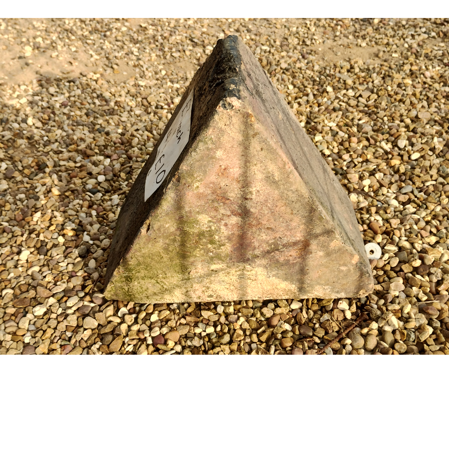 Triangular Bricks / Edging Tiles - VIN1195M Triangular Bricks / Edging Tiles - VIN1195M