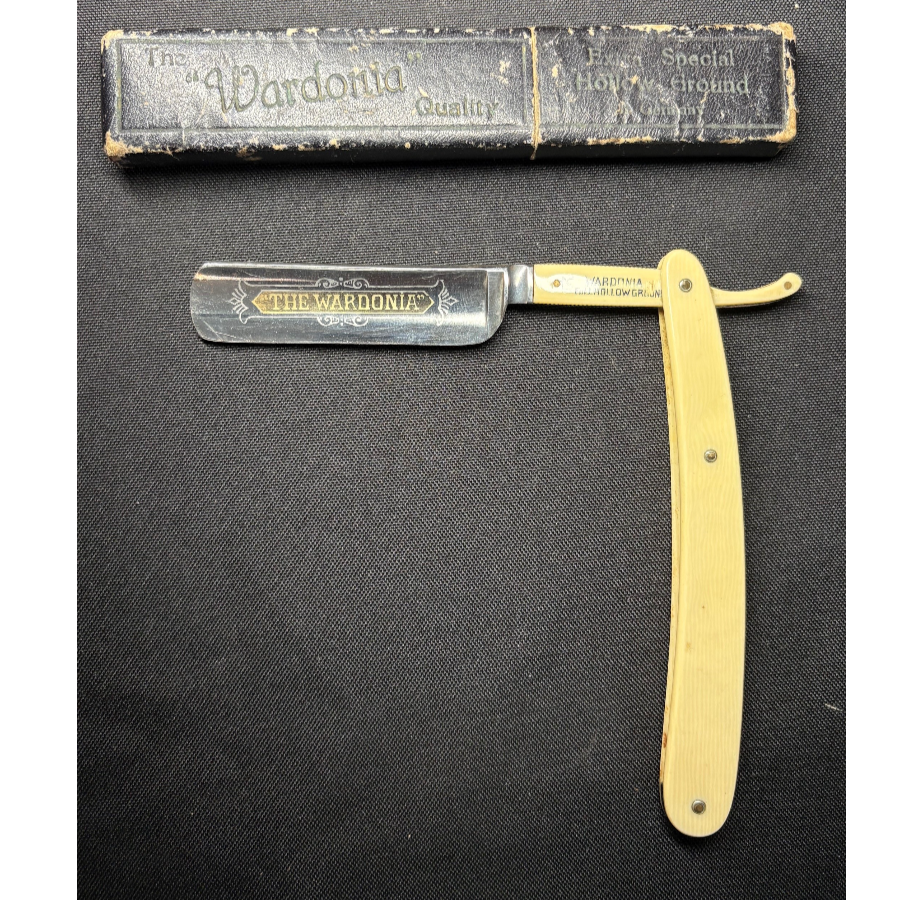 Vintage 'The Wardonia' Boxed Razor - VIN842G2 Vintage 'The Wardonia' Boxed Razor - VIN842G2