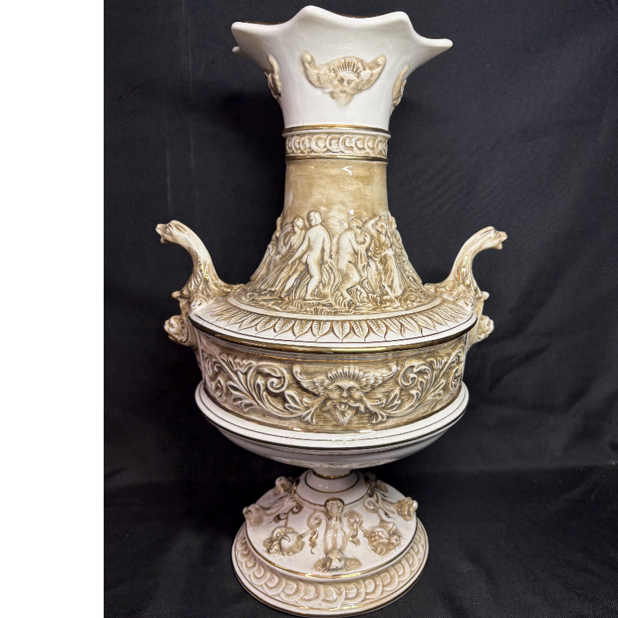 Large Capodimonte Double Handled Vase/Urn - VIN1254E Large Capodimonte Double Handled Vase/Urn - VIN1254E