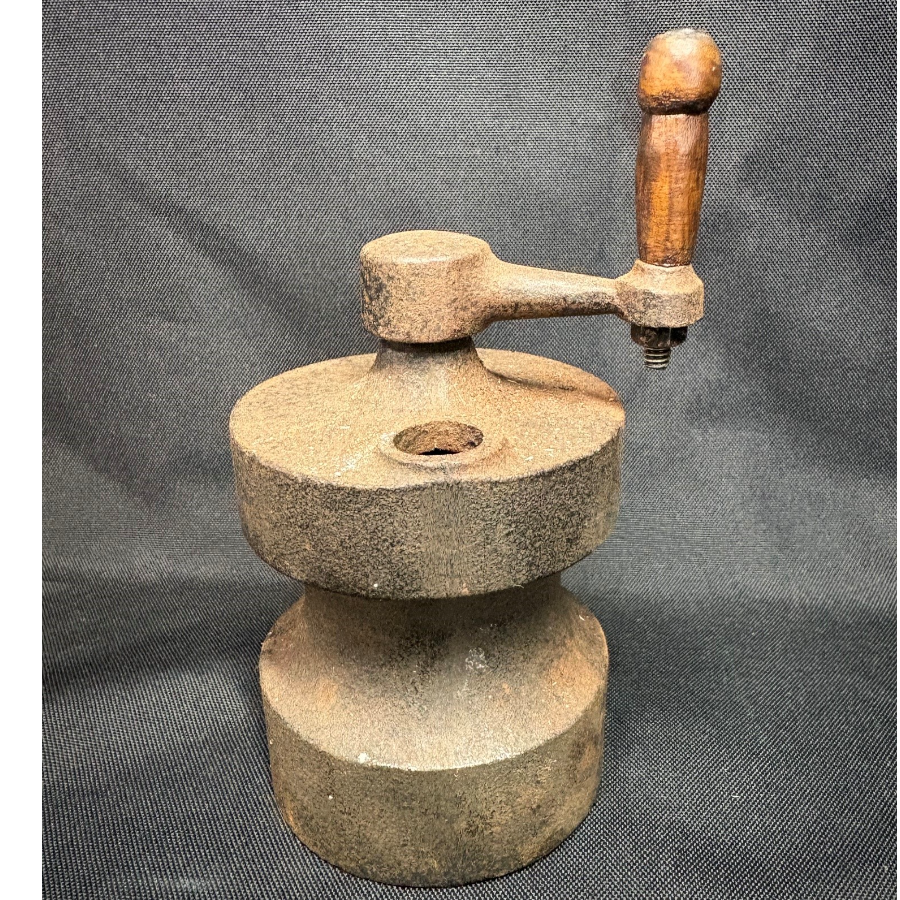 Old Original Cast Iron Pepper Grinder - VIN1266K
