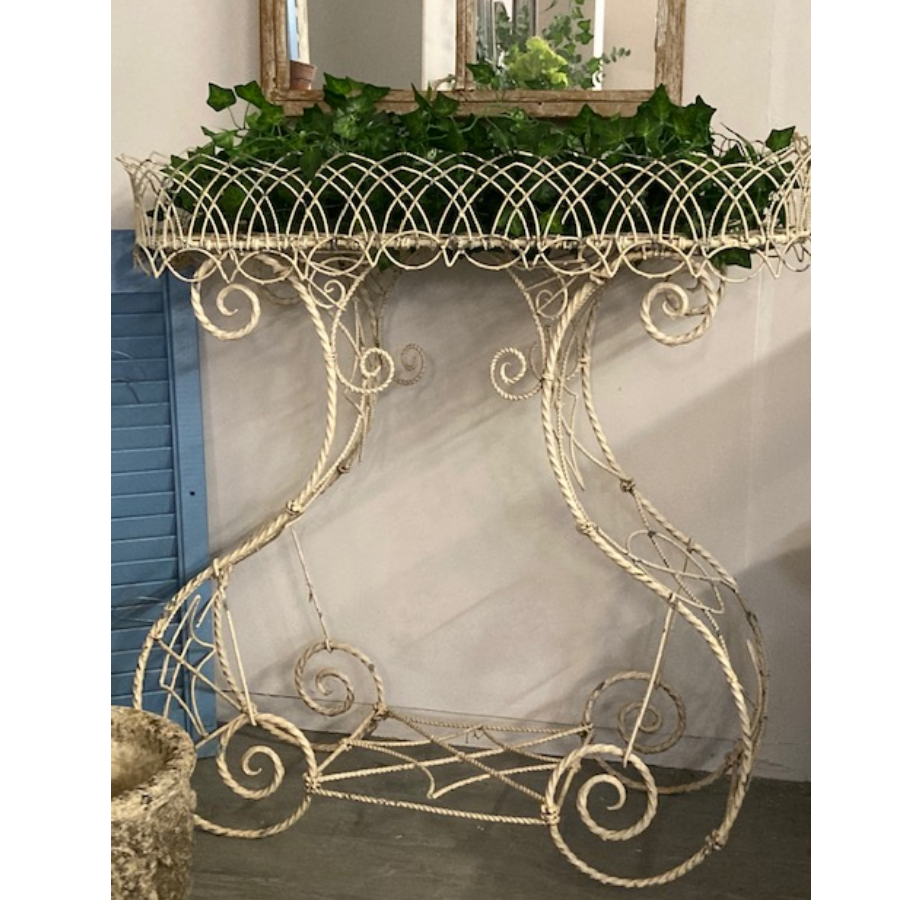 Vintage  Wirework Planter VIN485E