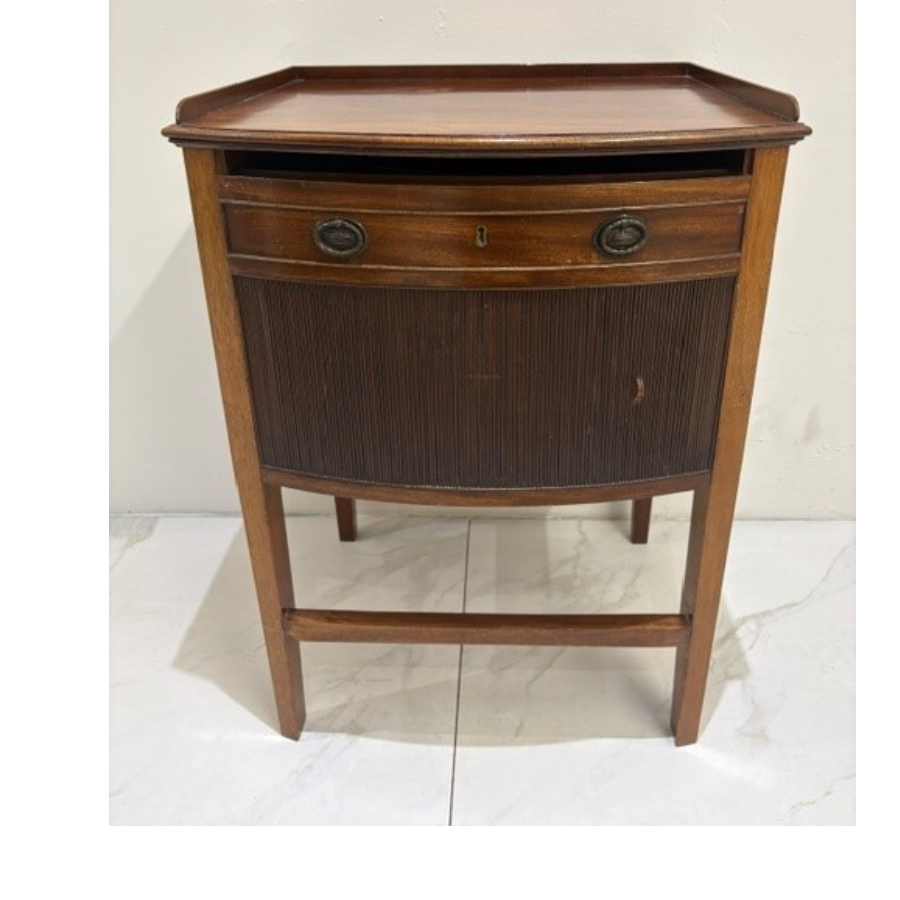 Early 19th Century Georgian Bow Front Mahogany Bedside Commode - VIN1278Z Early 19th Century Georgian Bow Front Mahogany Bedside Commode - VIN1278Z