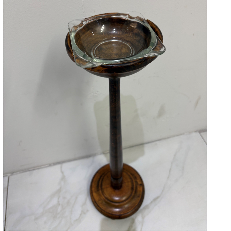 Vintage 1930/40’s oak free standing pedestal smokers stand - VIN1260M Vintage 1930/40’s oak free standing pedestal smokers stand - VIN1260M