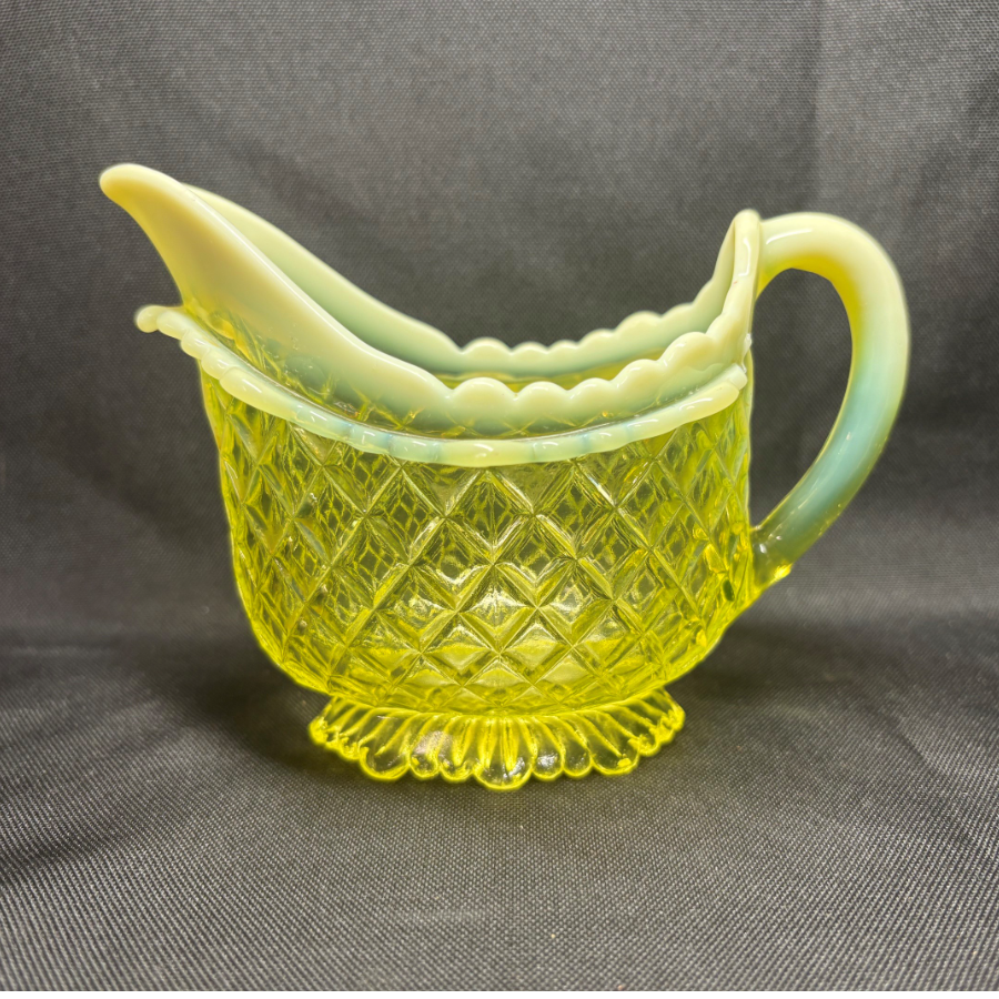 Davidson Primrose Pearline Glass 'Quilted Pillow Sham' Jug - VIN1260C