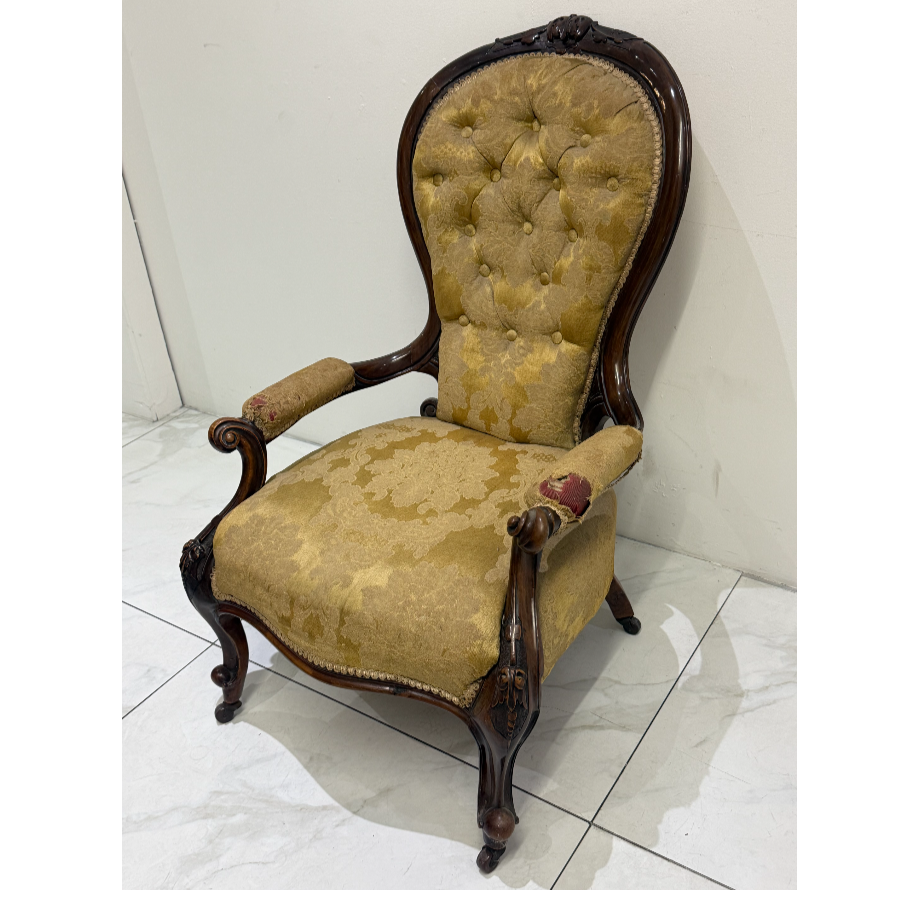 Antique Victorian Carved Walnut Spoon-Back Open Armchair - VIN1290P Antique Victorian Carved Walnut Spoon-Back Open Armchair - VIN1290P
