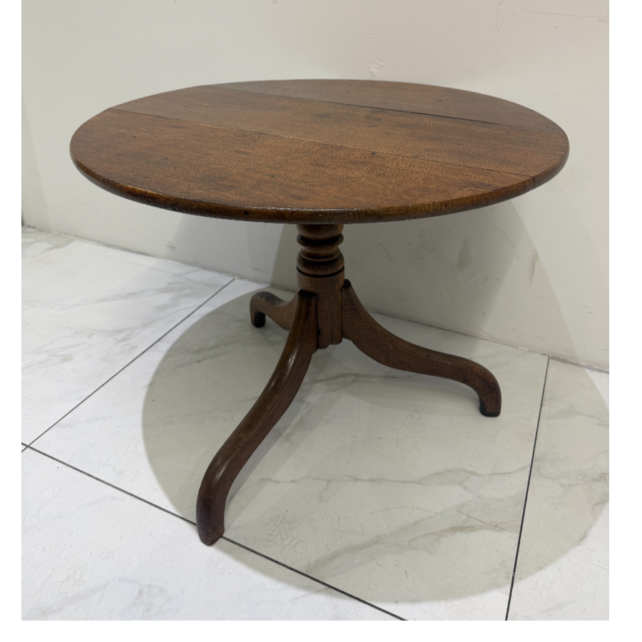 Vintage Georgian Style Oak Tripod Coffee Table - VIN1286S Vintage Georgian Style Oak Tripod Coffee Table - VIN1286S
