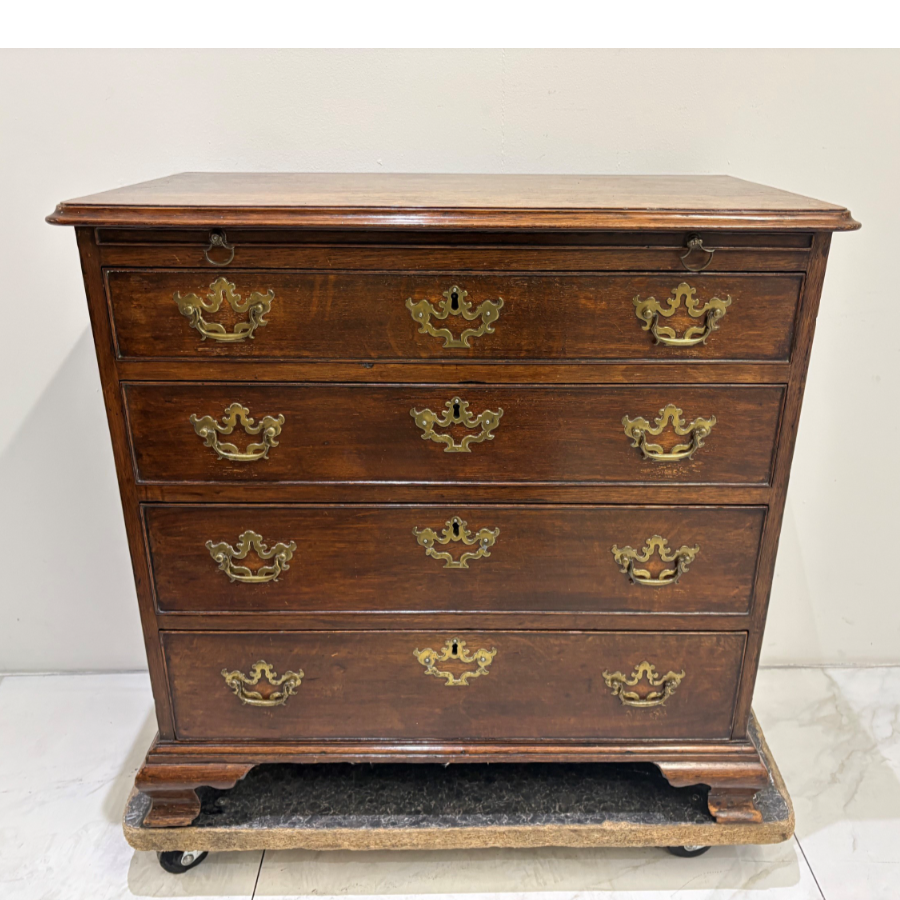 Antique Georgian Bachelors Chest of Drawers With Brush Slide - VIN1285H Antique Georgian Bachelors Chest of Drawers With Brush Slide - VIN1285H