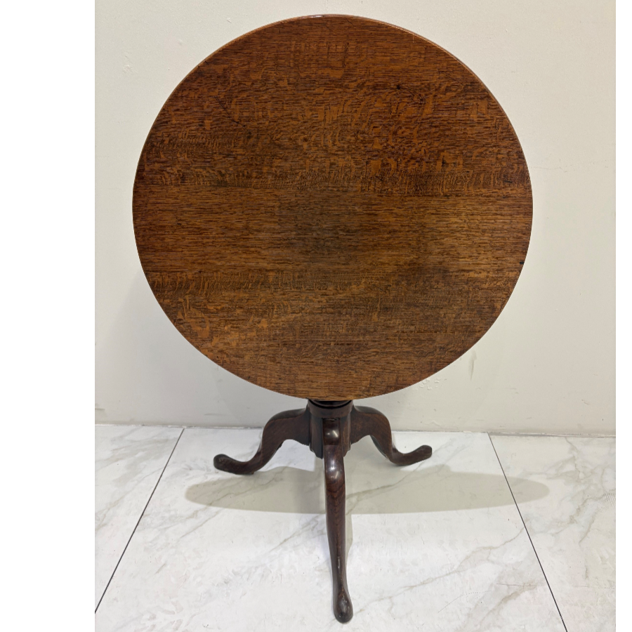 Vintage Tripod Tilt-Top Table – VIN1290T Vintage Tripod Tilt-Top Table – VIN1290T