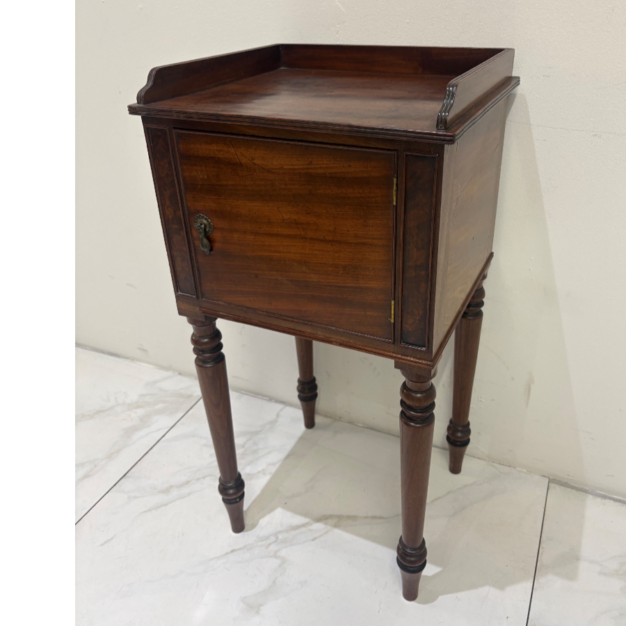 Antique Victorian 19th Century Bedside Cupboard - VIN1282K Antique Victorian 19th Century Bedside Cupboard - VIN1282K