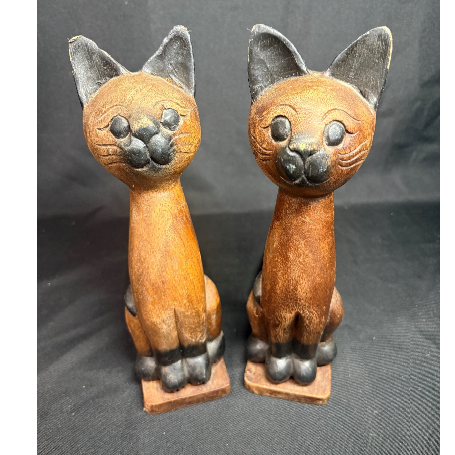 Vintage Hand-Carved Wooden Siamese Cat Doorstops - VIN1268D - 2 Available Vintage Hand-Carved Wooden Siamese Cat Doorstops - VIN1268D - 2 Available