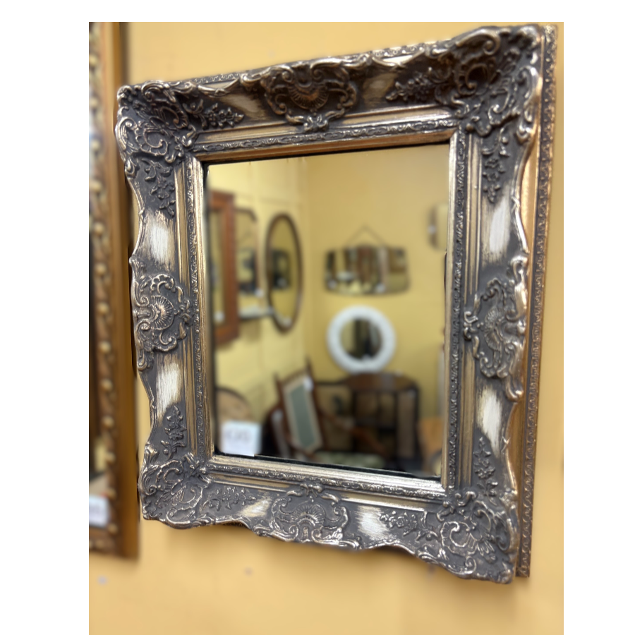 Vintage Silver & Gold Gilt Accent Wall Mirror - VIN1259Q Vintage Silver & Gold Gilt Accent Wall Mirror - VIN1259Q