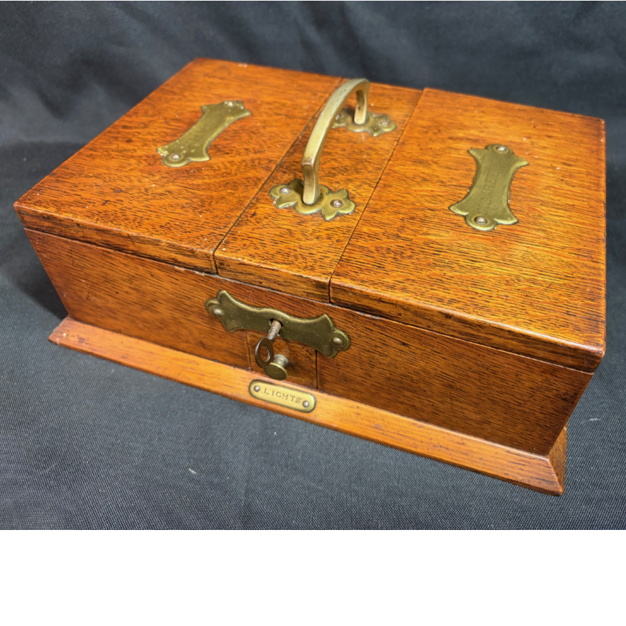 Antique oak cigar and cigarette box with pull-out holder for matches and match striker plate - VIN1267Z Antique oak cigar and cigarette box with pull-out holder for matches and match striker plate - VIN1267Z