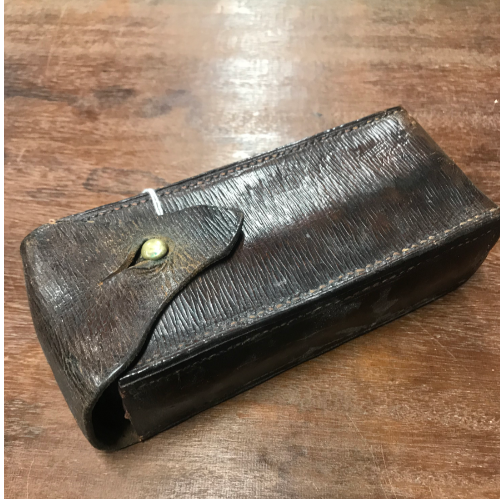 ANTIQUE LEATHER RAZOR CASE VIN284I