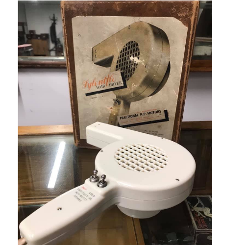 VINTAGE 1950’S IVORY SYLENTFLO HAIRDRYER WITH ORIGINAL BOX VIN348A