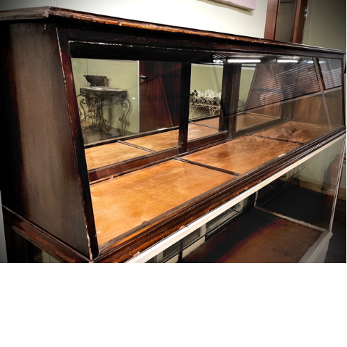 Shop display cabinet/showcase c.1930 by the Imperial Shopfitting Co., London VIN284G