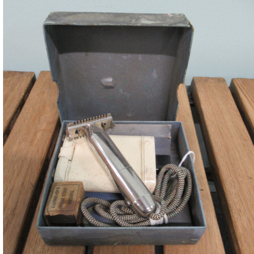 Vintage Early Electric Battery Razor VIN38K