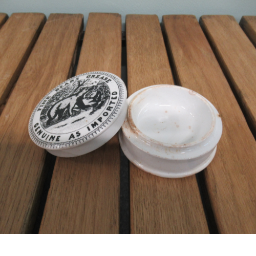 Vintage Bears Grease Hair Pot Lid VIN113U Lutterworth Antiques