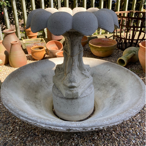 Small concrete fountain VIN539A