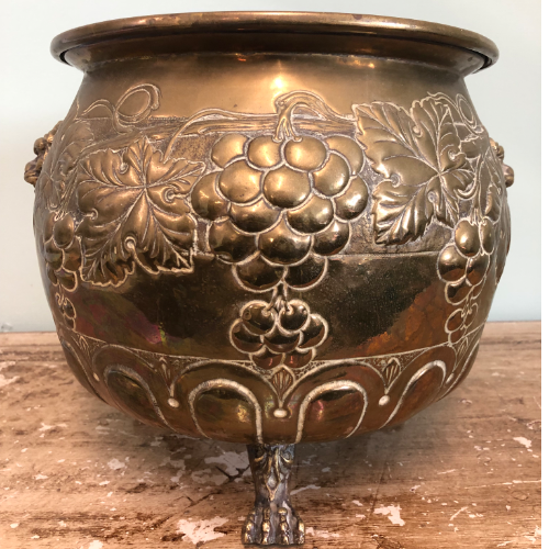 Large brass planter VIN589Z