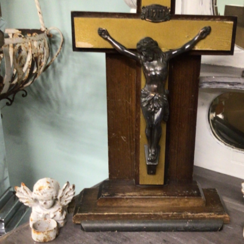 Free standing Crucifix VIN536Q