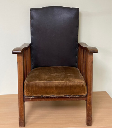 Vintage child’s chair VIN614A(1)