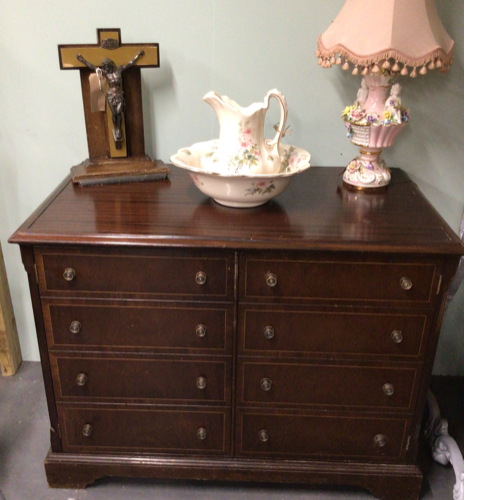 Cabinet with draws with fridge space VIN609B