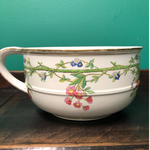 Vintage Chamber Pot VIN644N